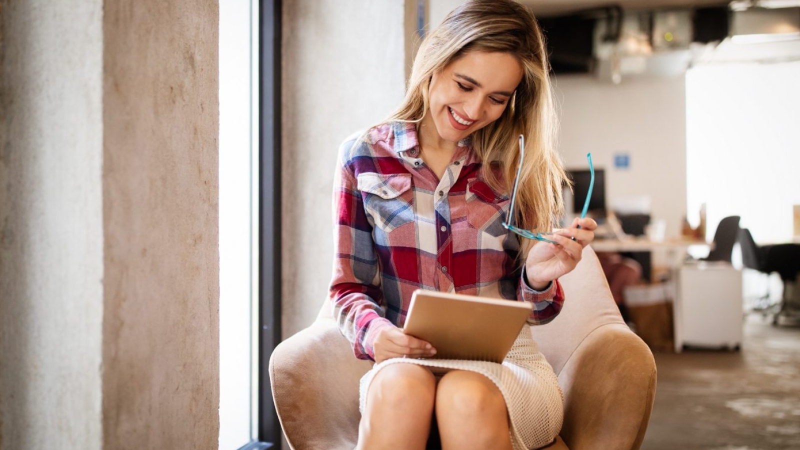 EE4I0398copy-83669-1-min