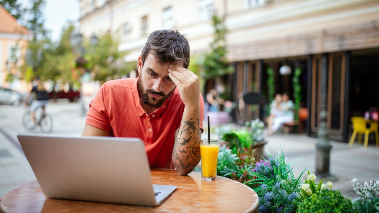 EE4I8779copy-65770-2-min